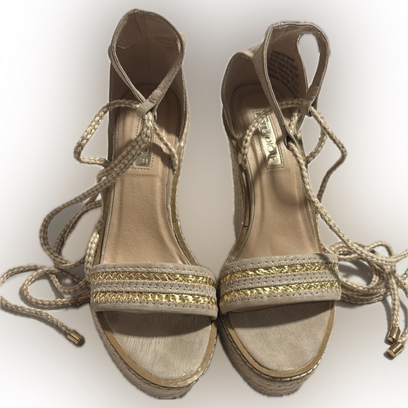 💋STUDIO F 💋Sexy💋Wedge Sandals💋 Sz: 39💋beige & gold - Picture 4 of 11